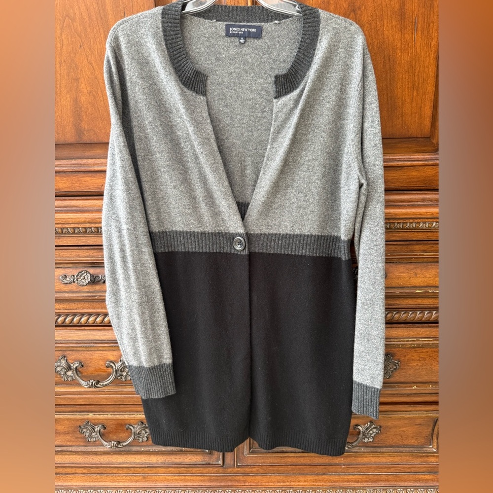 Jones New York Black and Gray Sweater XL